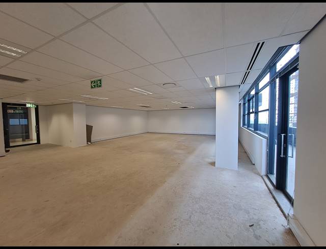 310M² OFFICE TO LET IN ILLOVO